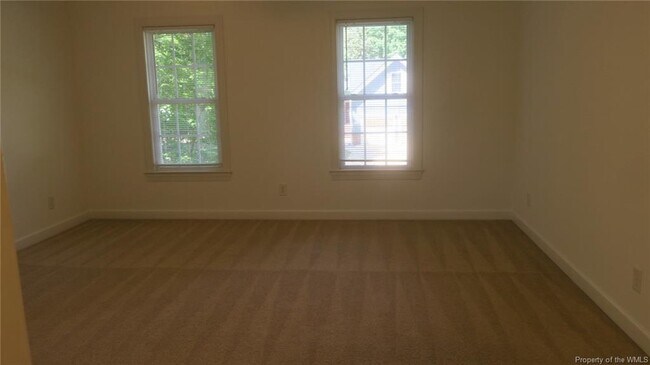 Building Photo - 128 Great Glen