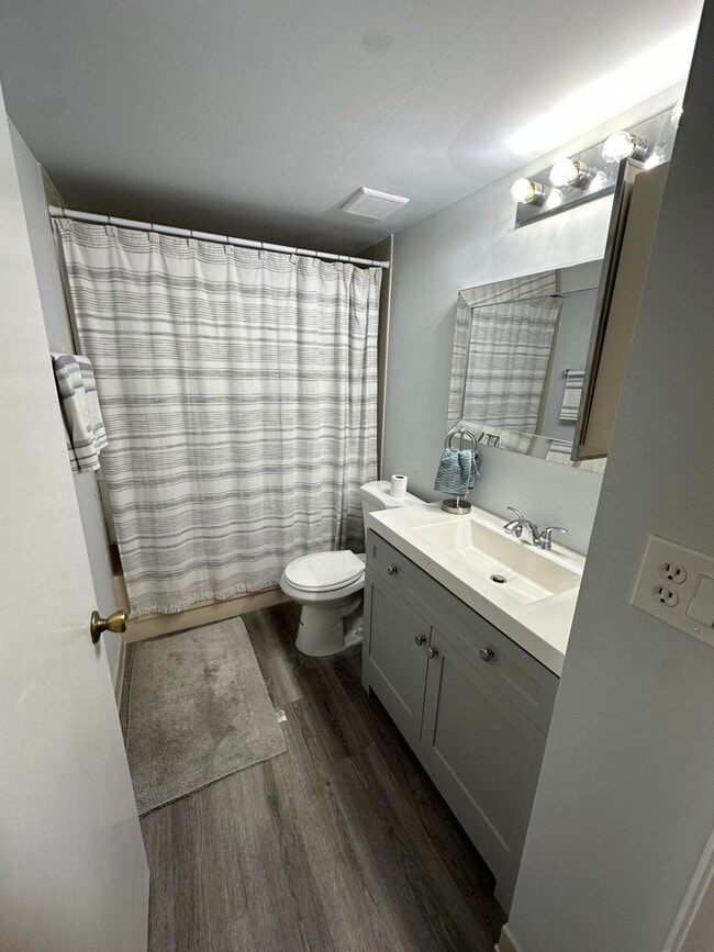 Building Photo - 3138 Via Poinciana