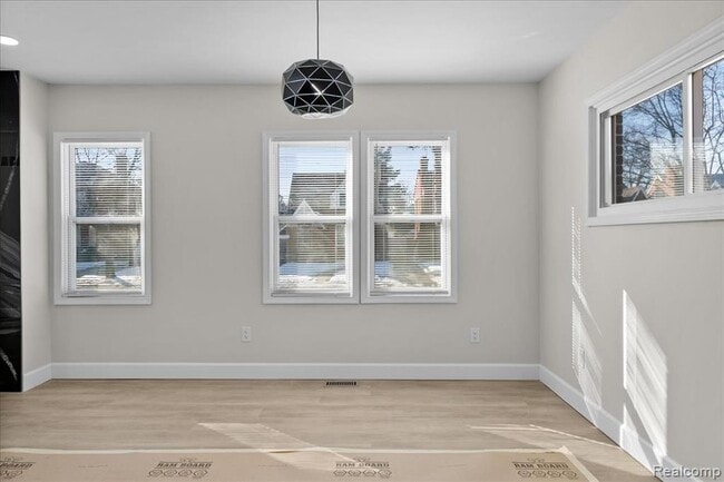 Building Photo - 16200 Parkside St