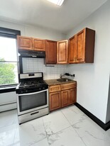 Building Photo - 90 E 25th St