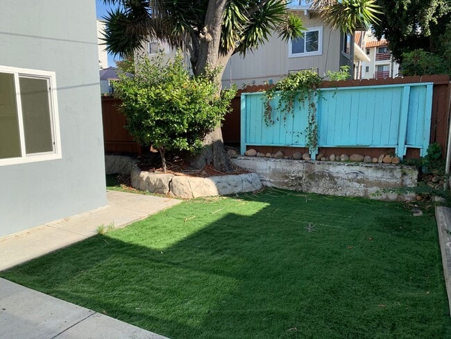 Building Photo - Remodeled 2 Bed/1 Bath unit in North Park w/ Private Yard!