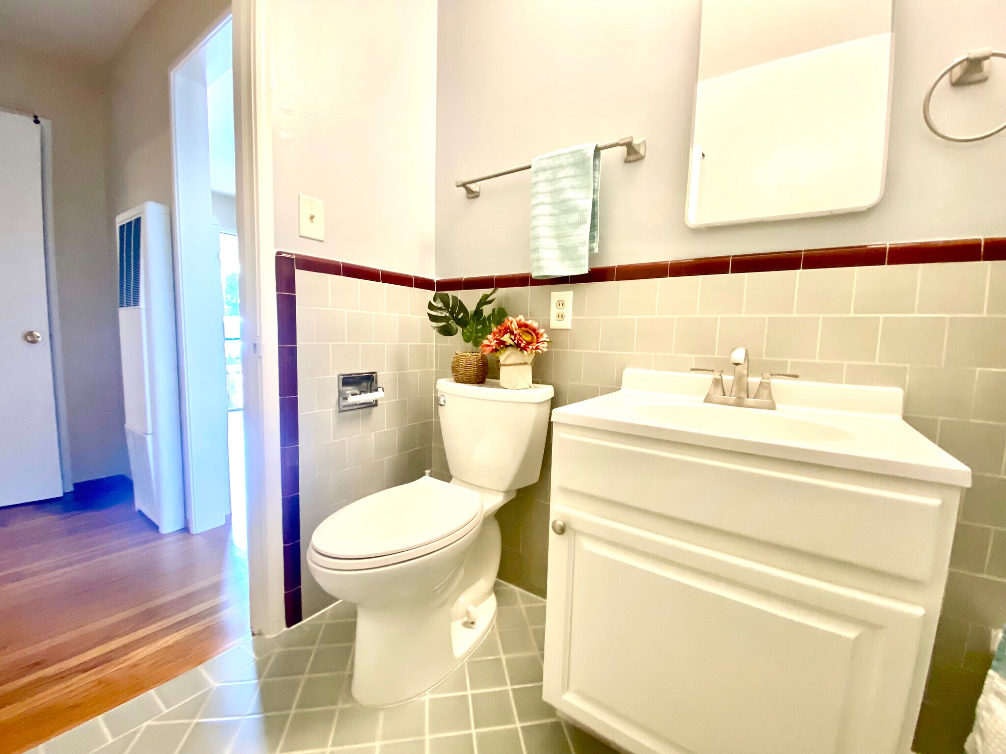 bathroom - 1114 Stannage Ave