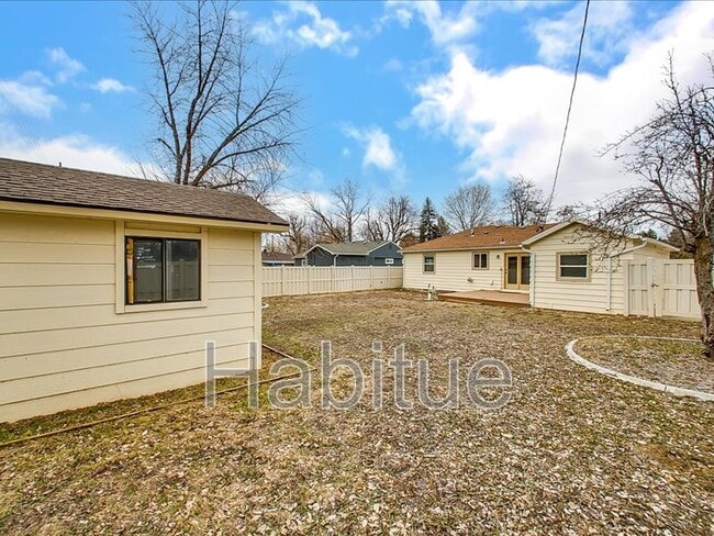 Building Photo - 4919 W Wylie Ln