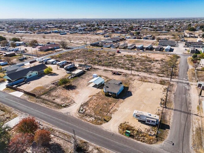 Building Photo - 3519 N Northstar Ave