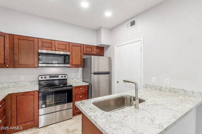 Building Photo - 5302 E Van Buren St