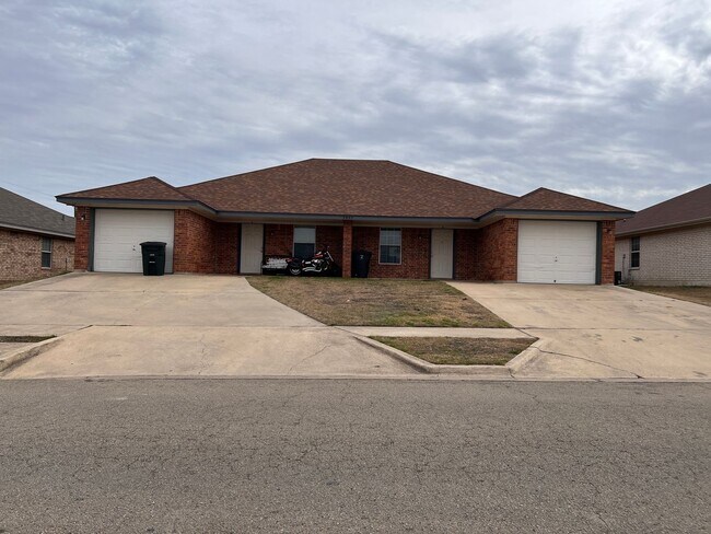 Primary Photo - 3802 Pecos Dr