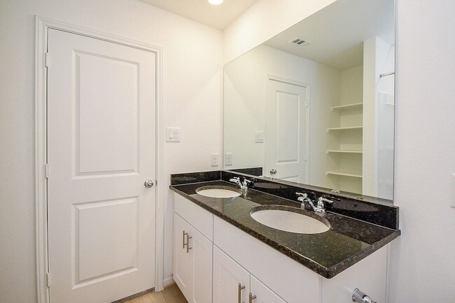 Building Photo - 18006 Whitetail Run Ln