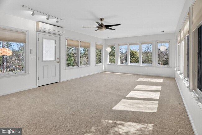 Building Photo - 5405 Ridgefield Rd