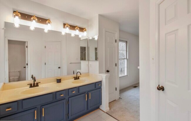 Building Photo - 4100 Ulster Rd