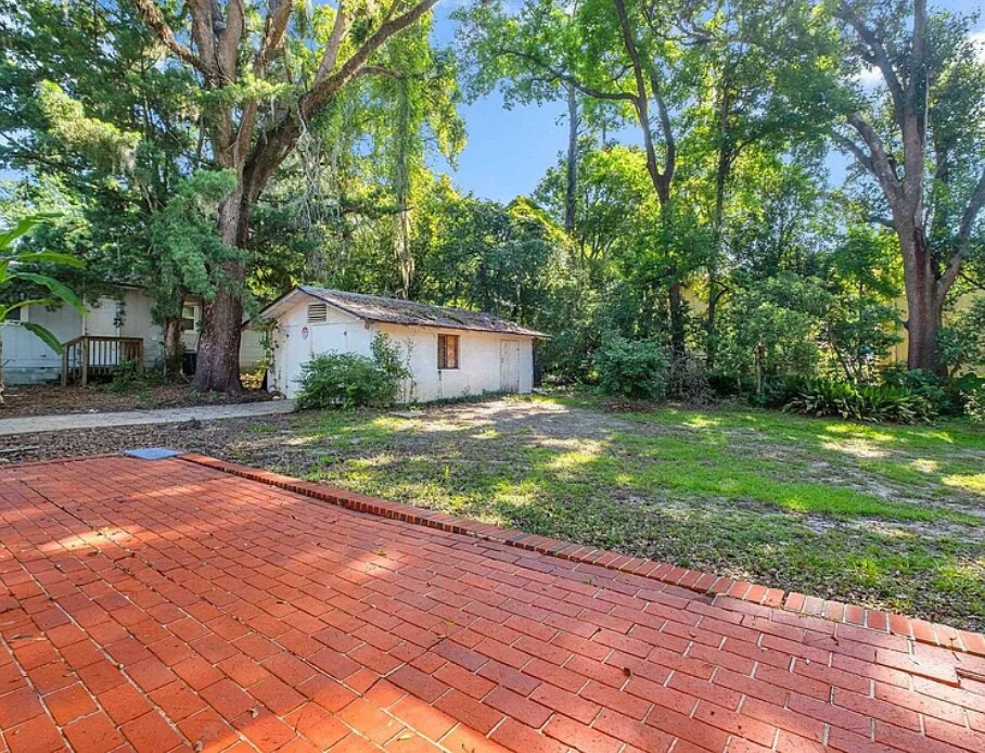 Building Photo - 123 Columbia Dr