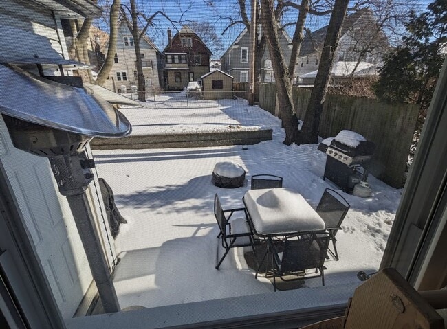 Building Photo - 2526 N Frederick Ave