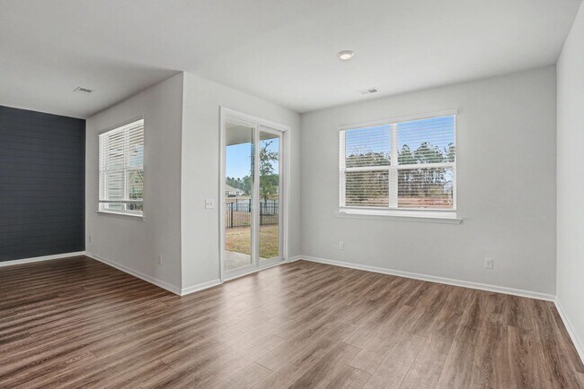 Building Photo - 3 BED | 2 BATH | TWO CAR GARAGE | SAVANNAH QUARTERS | AVAILABLE NOW