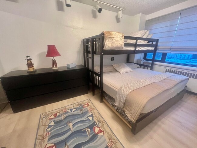 Building Photo - 101 S Raleigh Ave