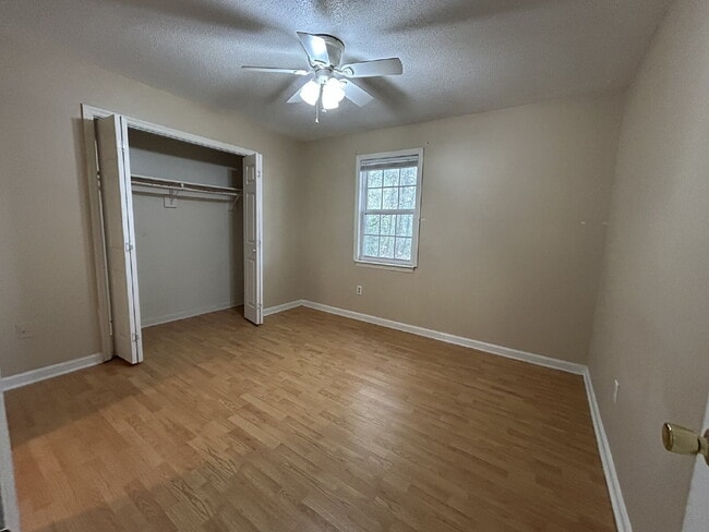 Building Photo - Apartment for Rent