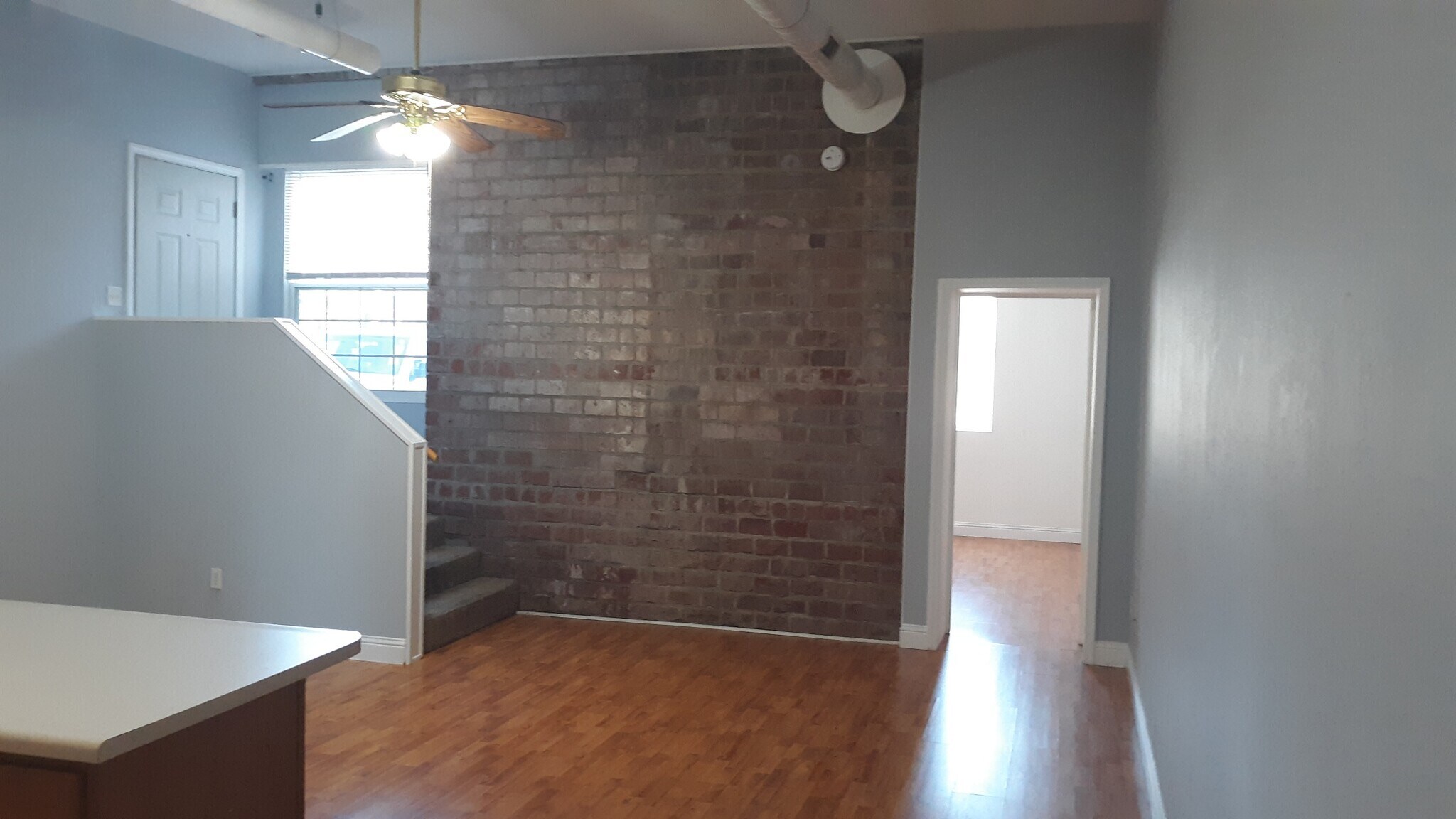 Building Photo - 428 W Dee St
