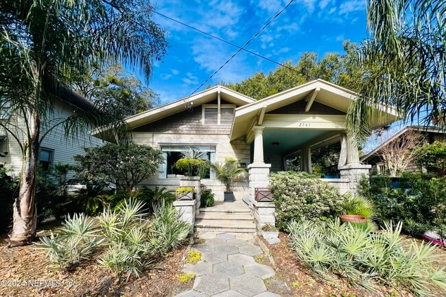 Primary Photo - 2745 Downing St