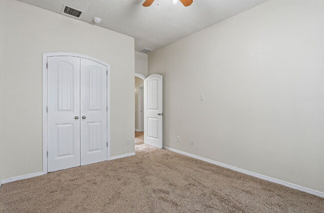 Building Photo - 4-Bedrooms in 79928 with Spacious 1757 Sq Ft – Your Home Awaits!