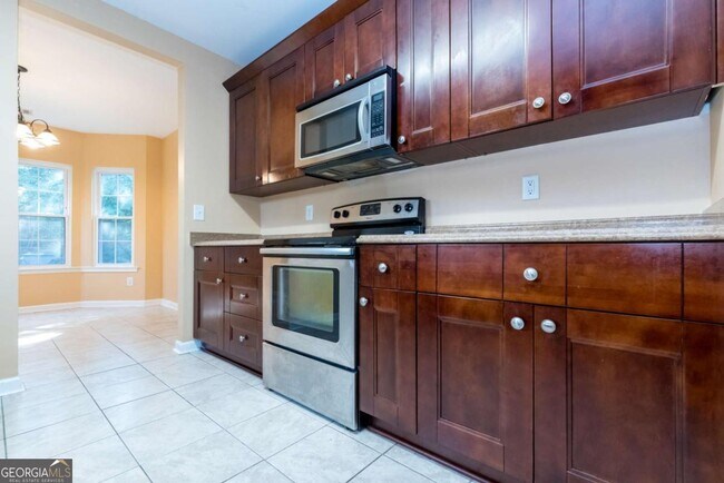 Building Photo - 235 Summer Hill Cir