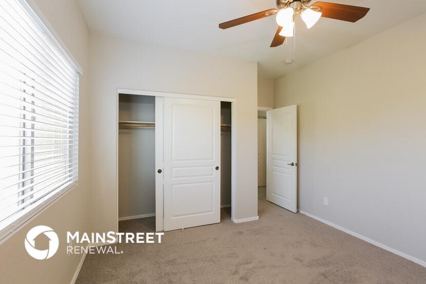 Building Photo - 9548 E Bramble Ave