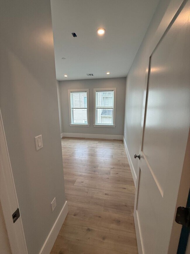 Building Photo - Brand New 2 bed 2 bath Lower Allston