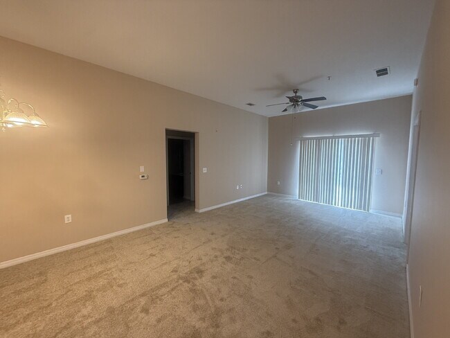 Building Photo - FOR RENT:  3 BEDROOM 2 BATHROOM CONDO LOCATED IN TIMBER RUN