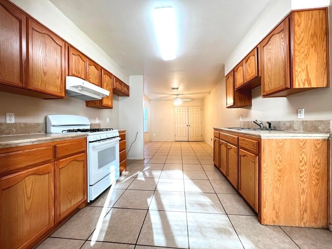 Building Photo - 10183 Dijon Pl