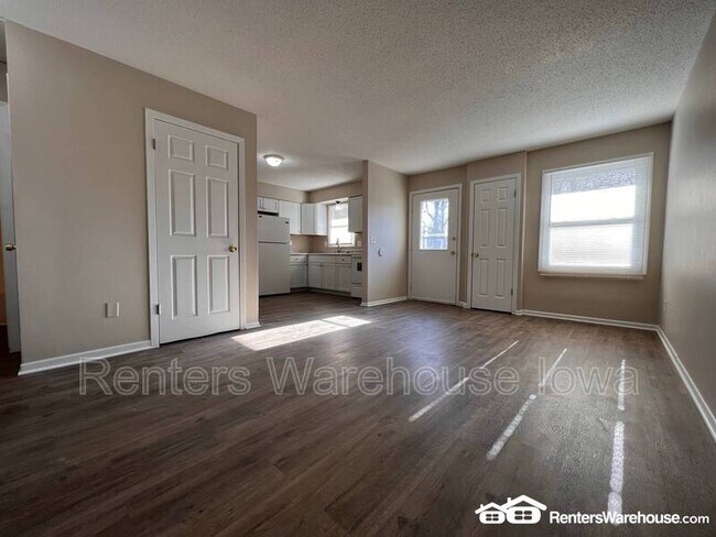 Building Photo - 3012 Raccoon St