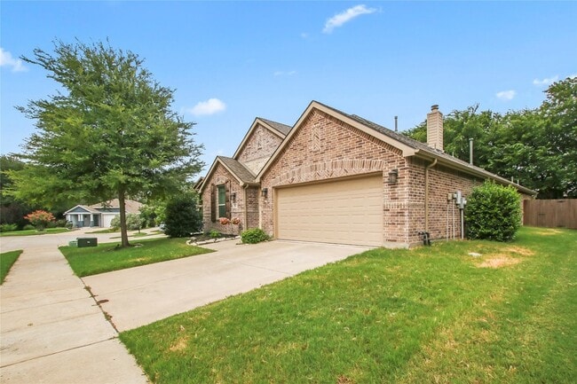 Building Photo - 913 Freesia Dr