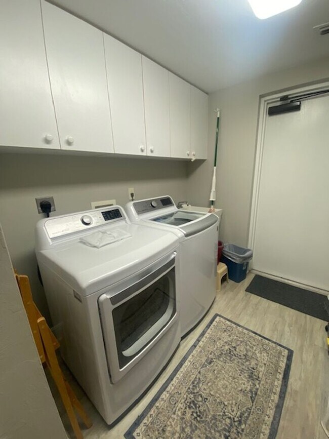 Building Photo - 15160 Harbour Isle Dr