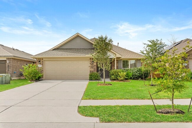 Building Photo - Beautiful just remodeled from top to botto...