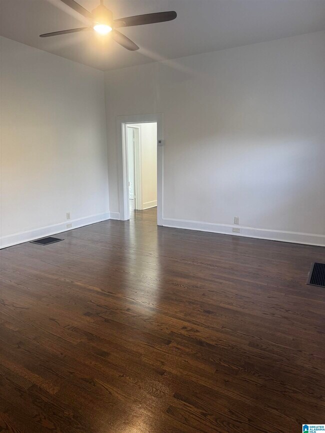 Building Photo - 3904 8th Ct S