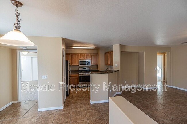 Building Photo - 2035 W Gold Dust Ave
