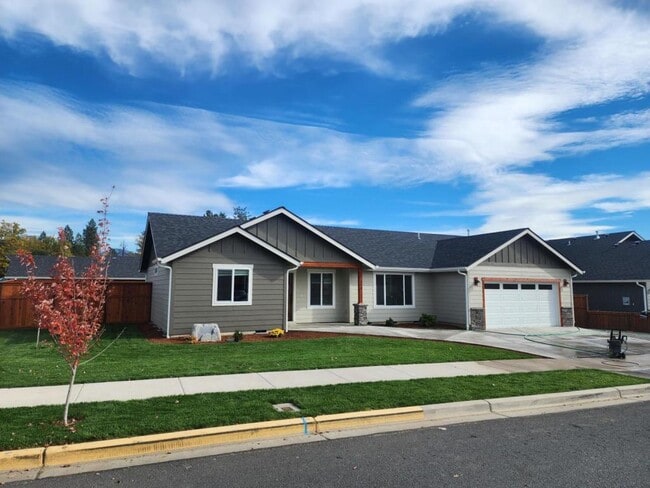 Primary Photo - 171 SW Jefferson Rd