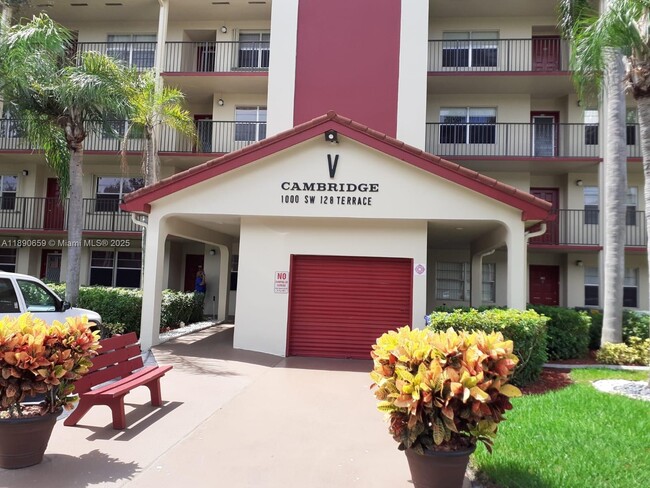 Building Photo - 1000 SW 128th Terrace