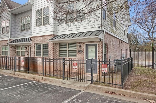 Building Photo - 2042 Bolton Rd NW