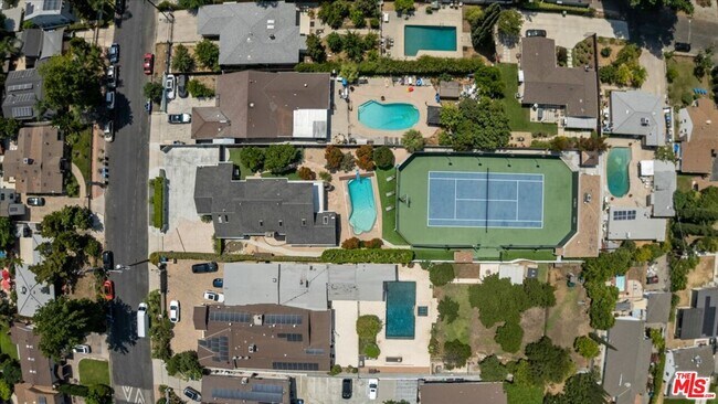 Building Photo - 6443 Matilija Ave