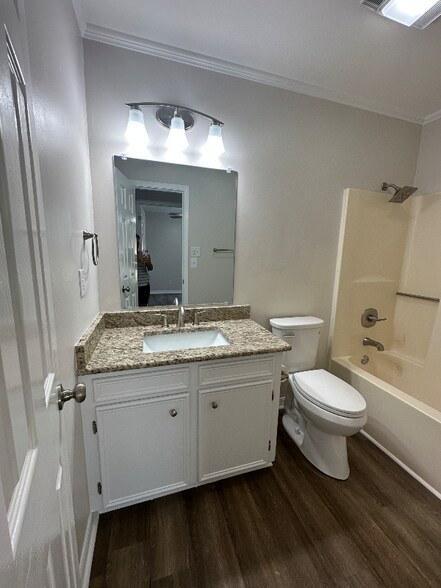 Building Photo - 3324 Danbury Ct