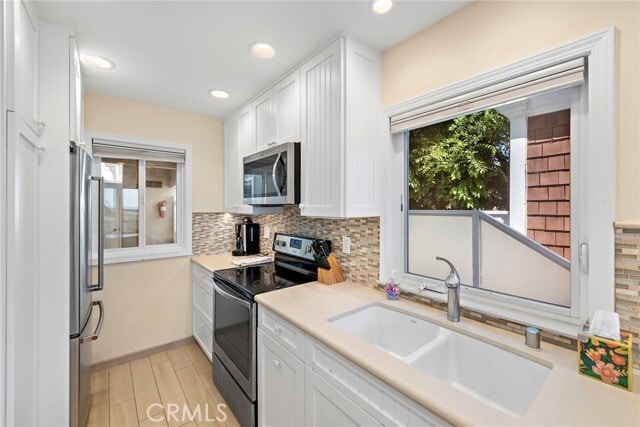 Building Photo - 1055 Gaviota Dr