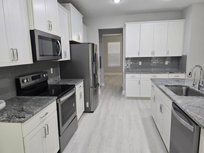 Building Photo - 10916 Honor Rd