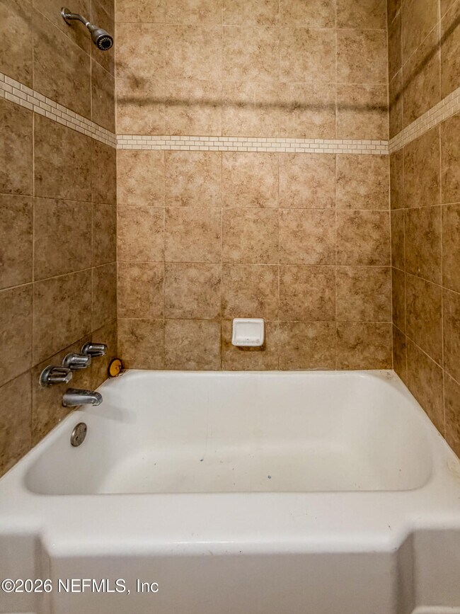 Building Photo - 2575 Myra St