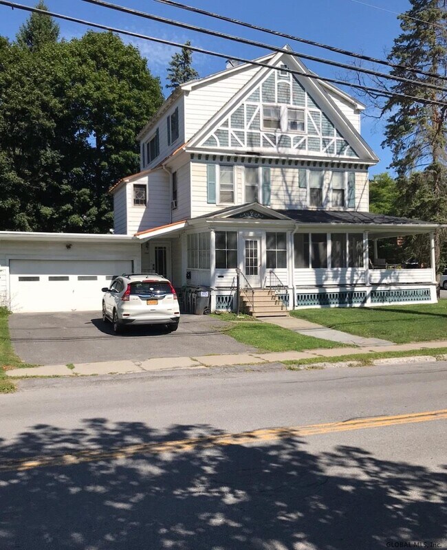 Primary Photo - 134 Elm St