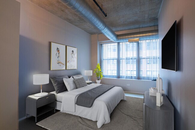 Building Photo - 933 W Van Buren St