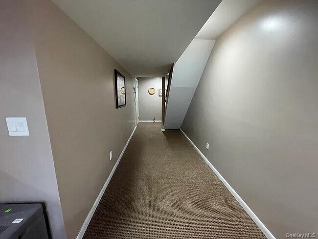 Building Photo - 1 Sea Ct Ln