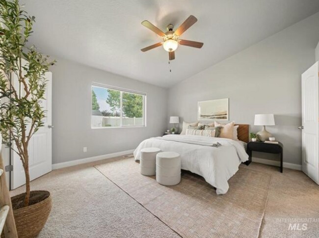 Building Photo - Beautiful North Meridian Home with Upgrade...