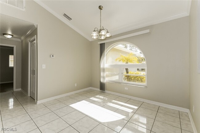 Building Photo - 1045 Albany Ave