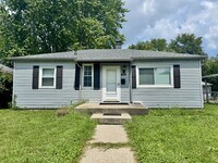 Building Photo - 906 E Elm St