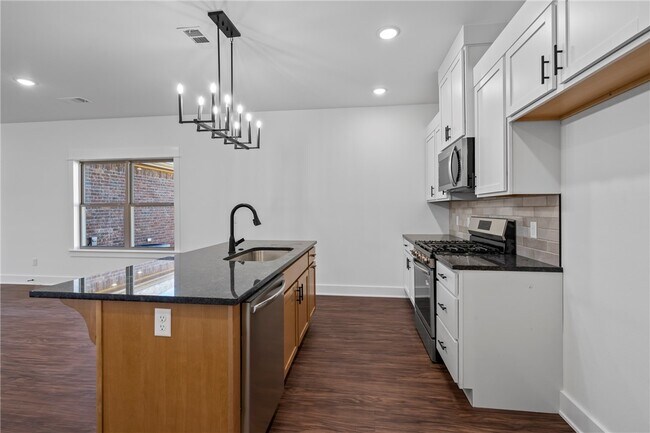 Building Photo - 90 Watson Ln