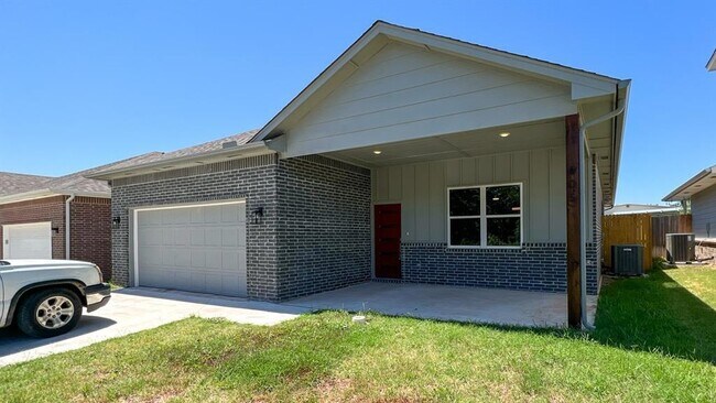 Building Photo - 605 Remington Ave
