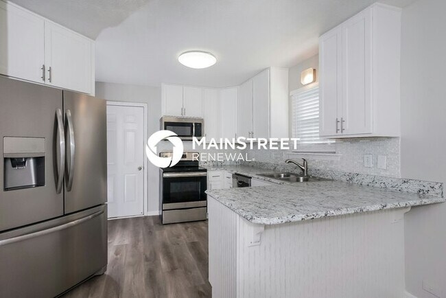 Building Photo - 4 Bedroom Pet-Friendly Home in LOUISVILLE, KY with Main Street Renewal