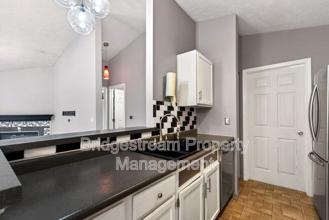 Building Photo - 6591 Brigham Sq